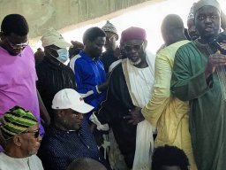 CEREMONIE DE LA PREMIERE LIVRAISON DE L'ESPLANADE DE MEDINA BAYE PAR LE PRESIDENT BAYE CISS AU KHALIFE CHEIKH MAHI